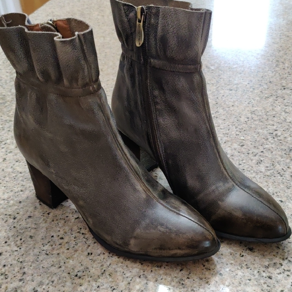Elegant Brown Ankle Boots